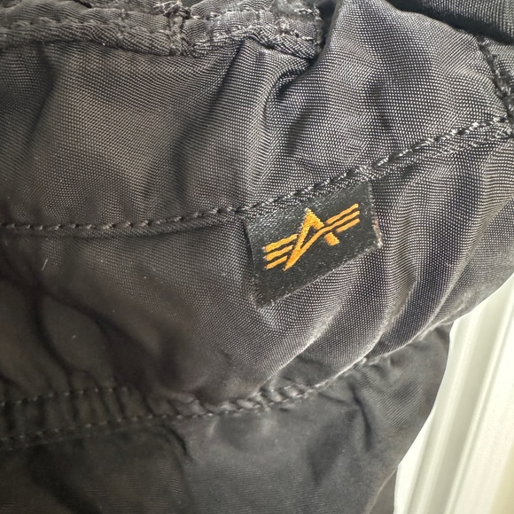 Alpha Industries MA-1 Black Bomber Jacket - Picture 4 of 5